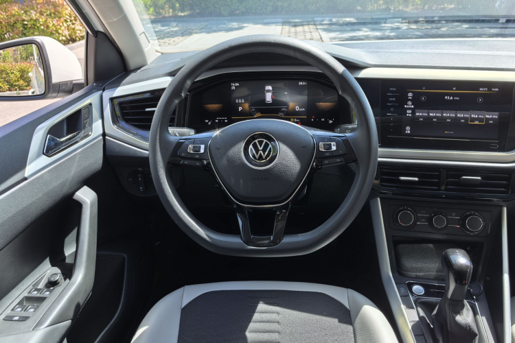 Volkswagen Polo 2023 car image #12