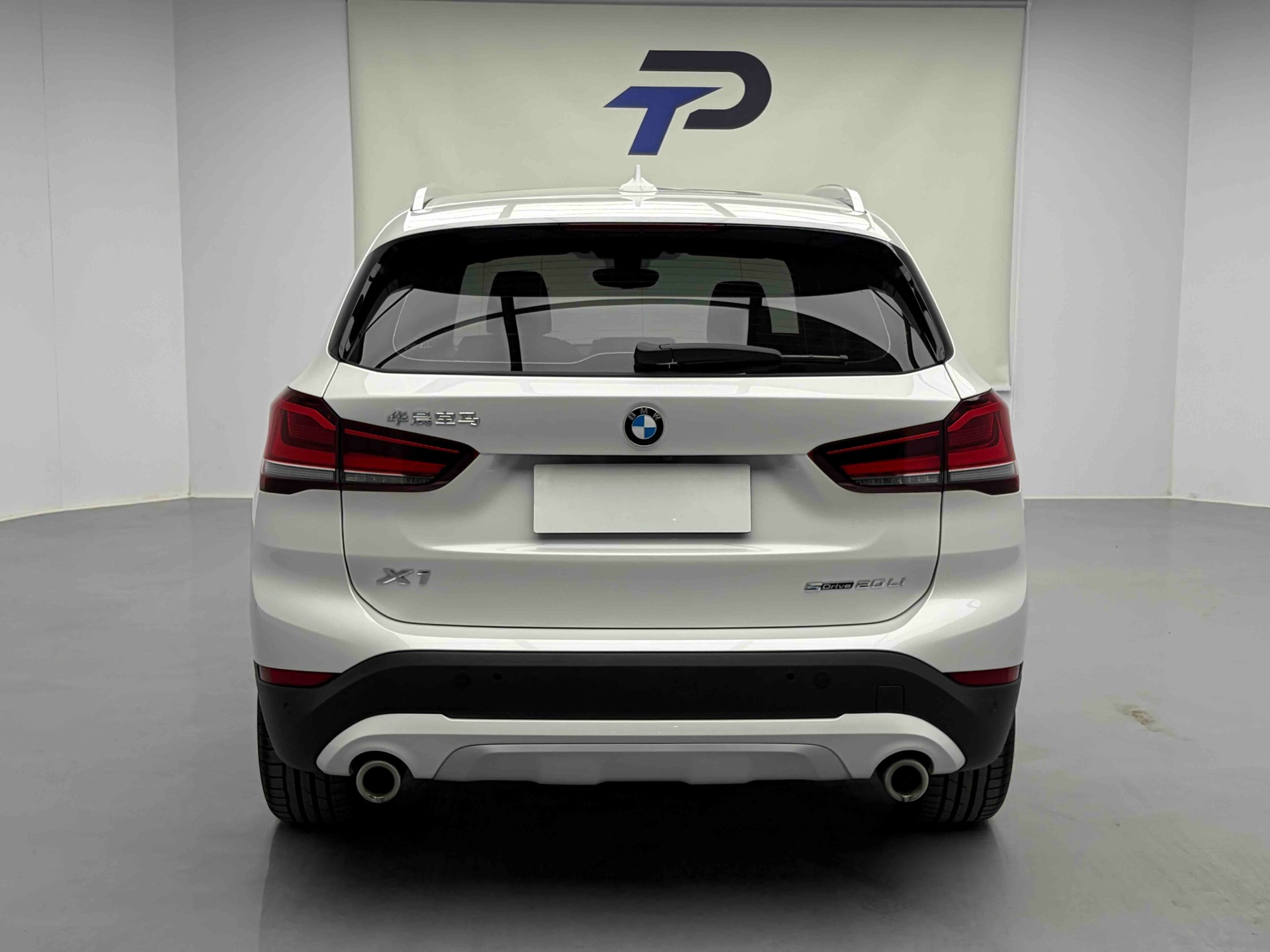 2023 car image #16