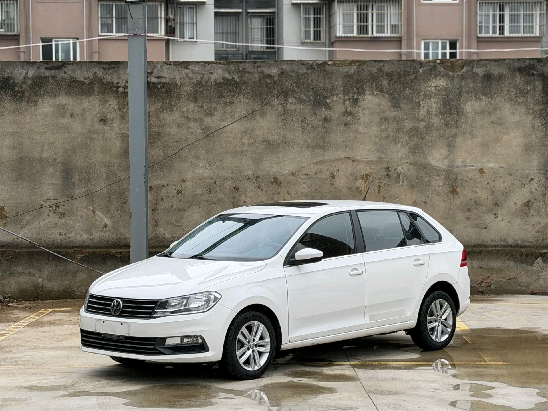 Volkswagen Santana 2016 car image 