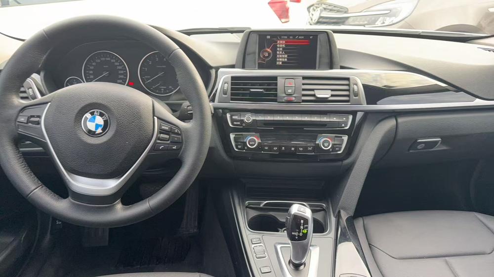 BMW 3 Series 2017 car image #6