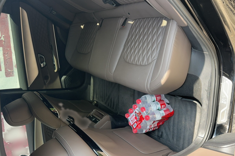 BYD Han 2023 car image #12