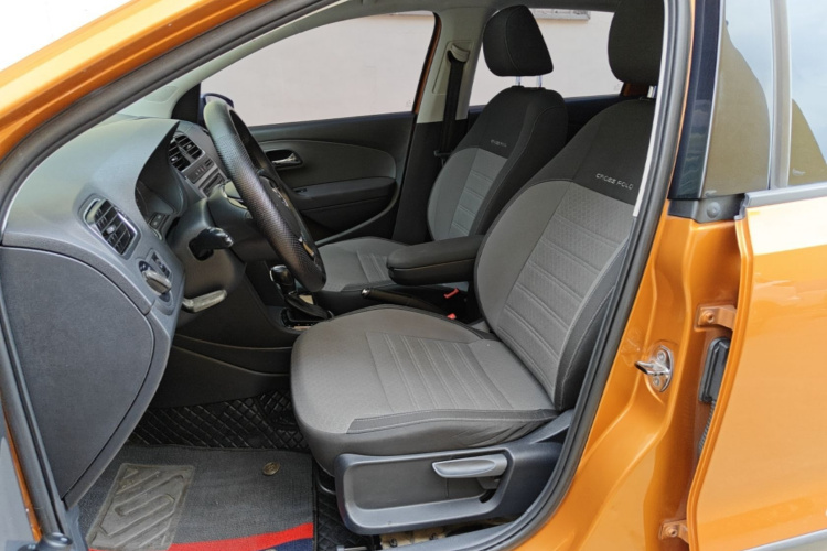 Volkswagen Polo 2016 car image #15