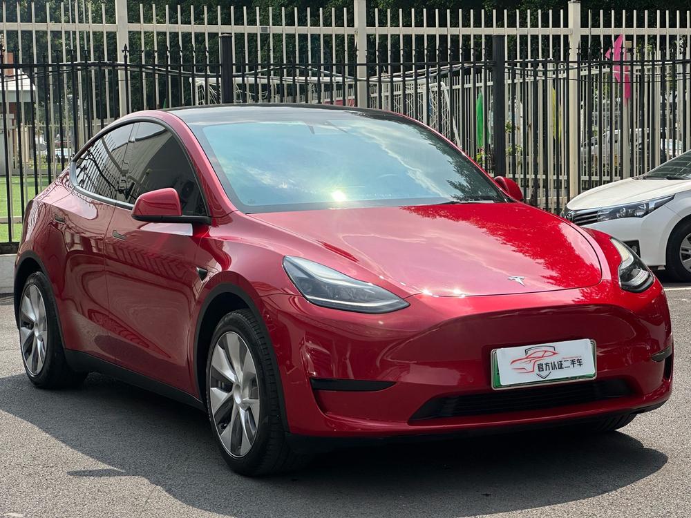 Tesla Model Y 2022 car image #3