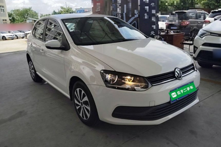 Volkswagen Polo 2016 car image #4