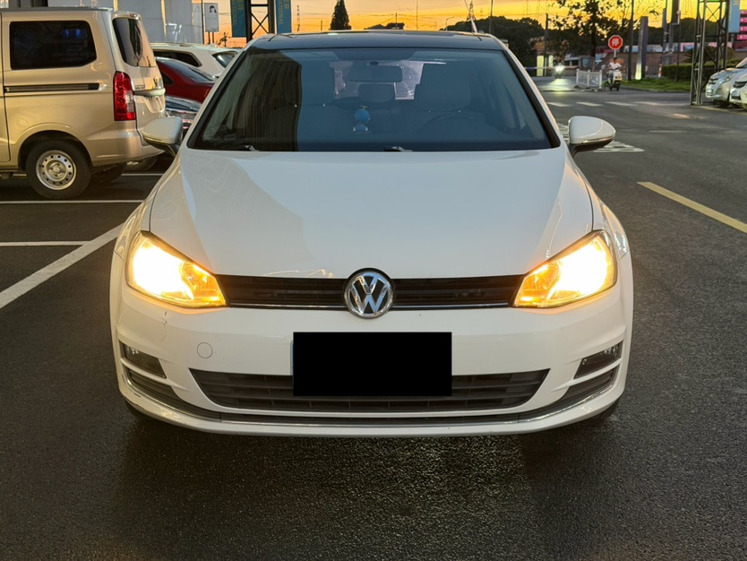 Volkswagen Golf 2016 car image #2