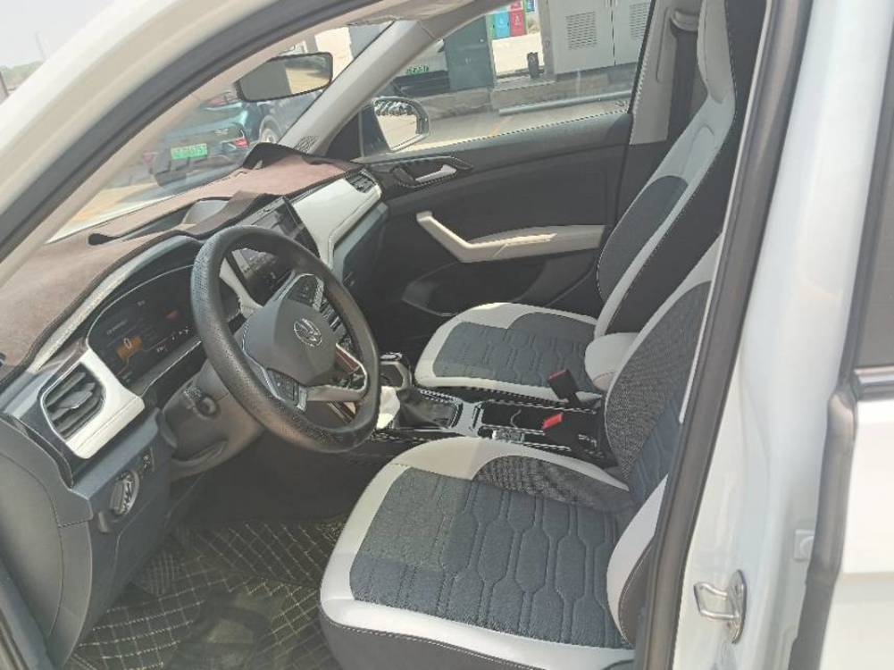 Volkswagen Tharu 2025 car image #5