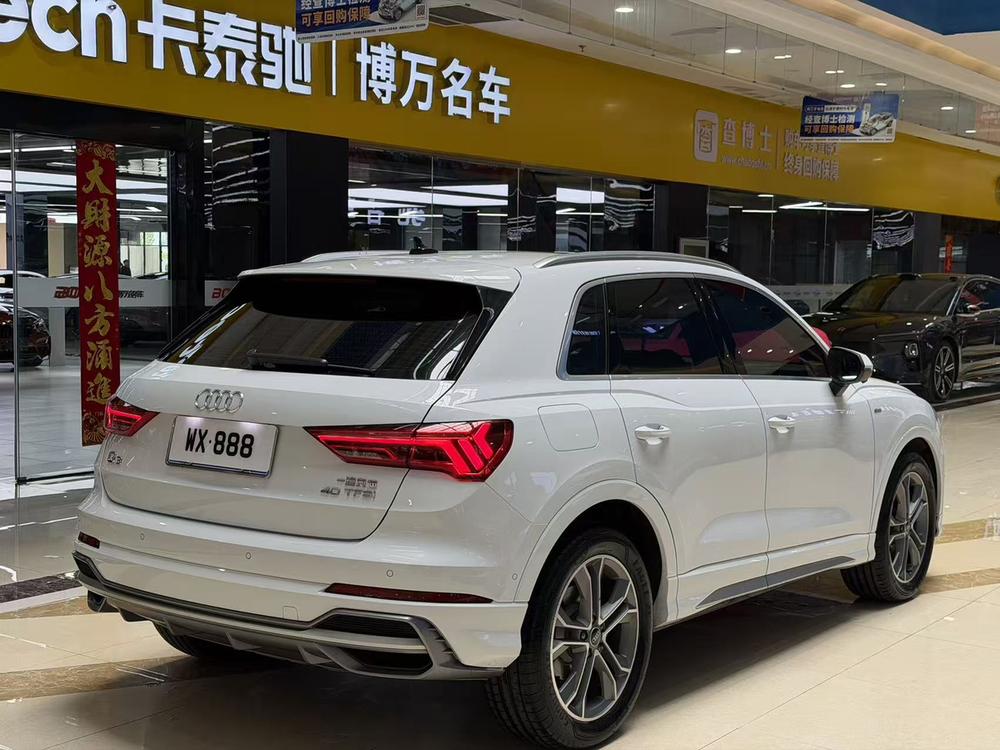 Audi Q3 2022 car image #5