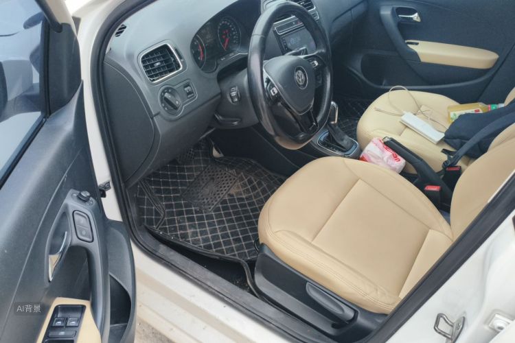 Volkswagen Polo 2016 car image #18