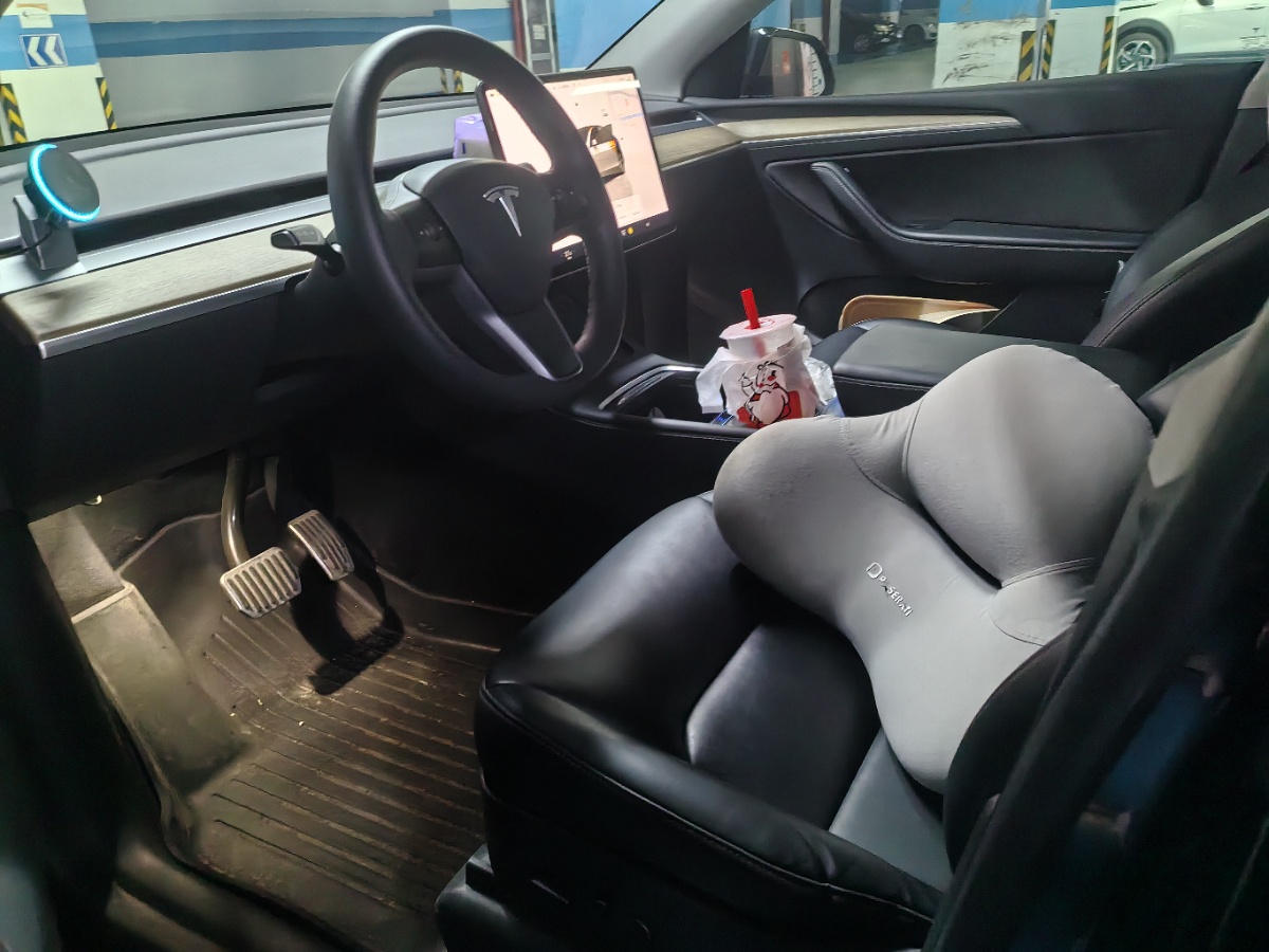 Tesla Model Y 2022 #7 Tesla Model Y 2022 car image #7