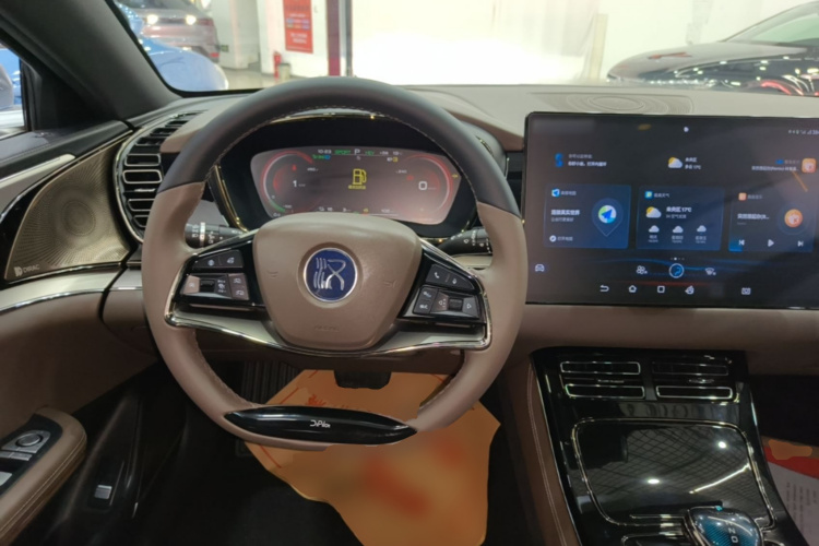BYD Han 2021 car image #11