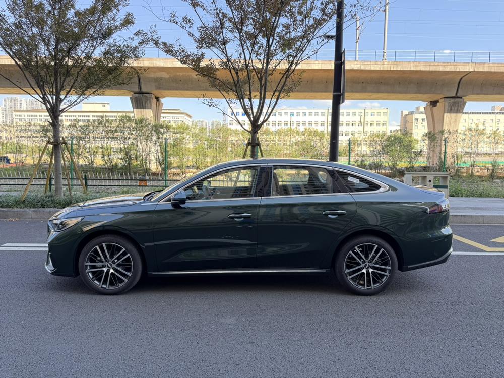 GEELY Emgrand 2025 car image #4