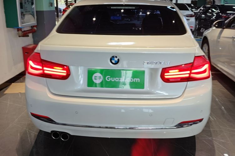 BMW 3 Series 2017 immagine di auto #6