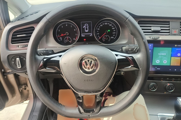 Volkswagen Golf 2016 car image #15