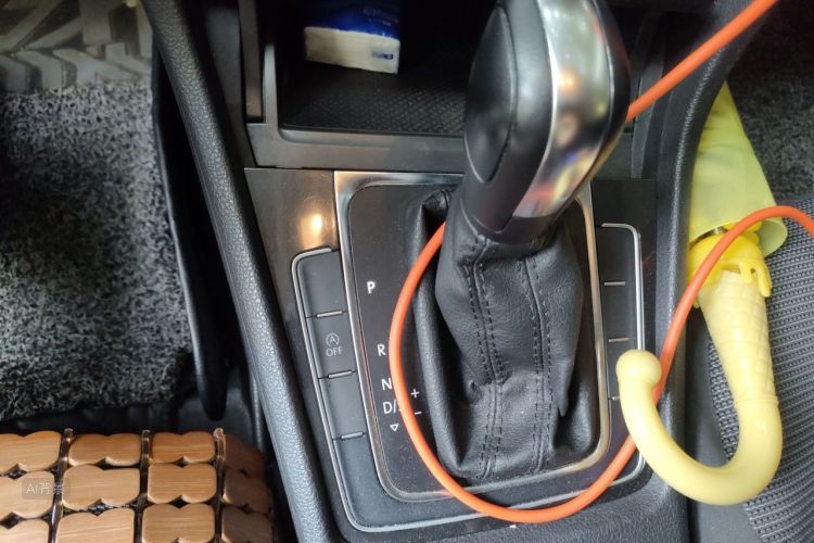 Volkswagen Golf 2019 car image #16