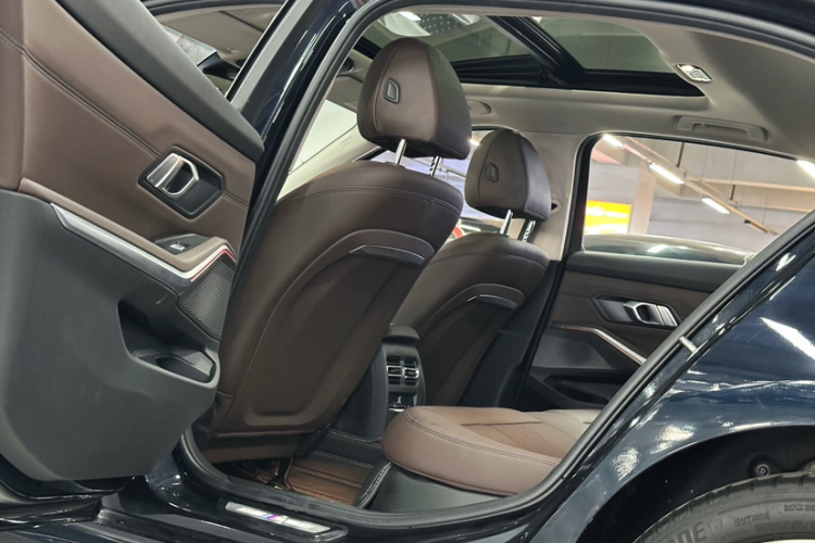 BMW 3 Series 2023 image de voiture #25