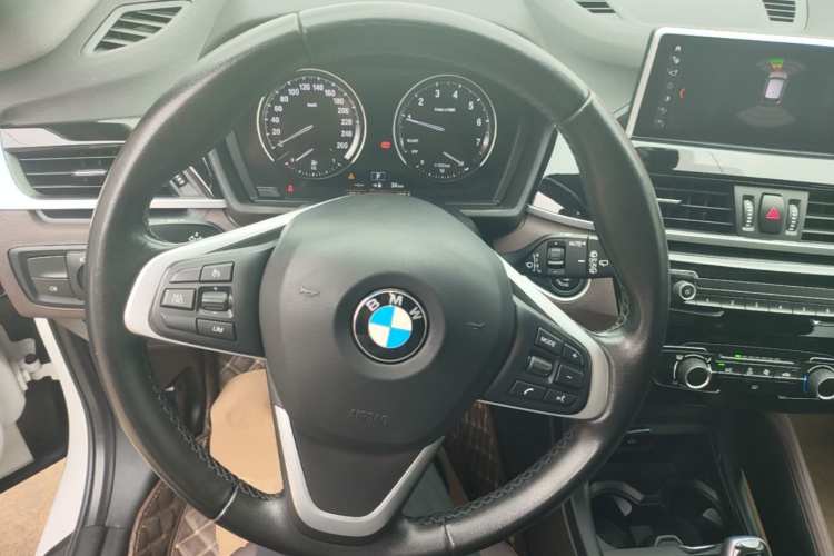 BMW X1 2020 car image #11