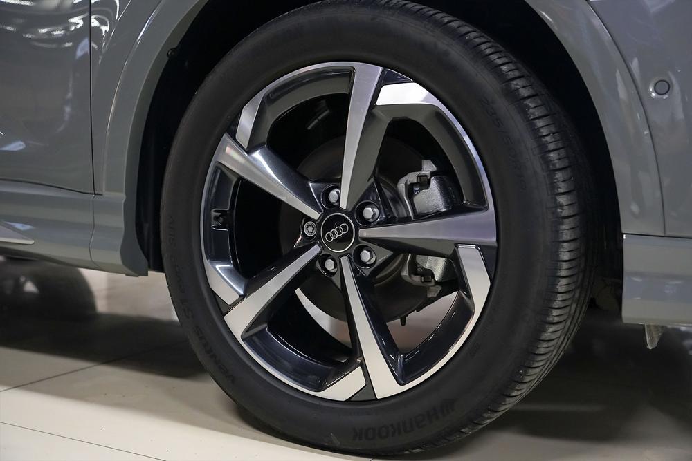 Audi Q3 2025 car image #7