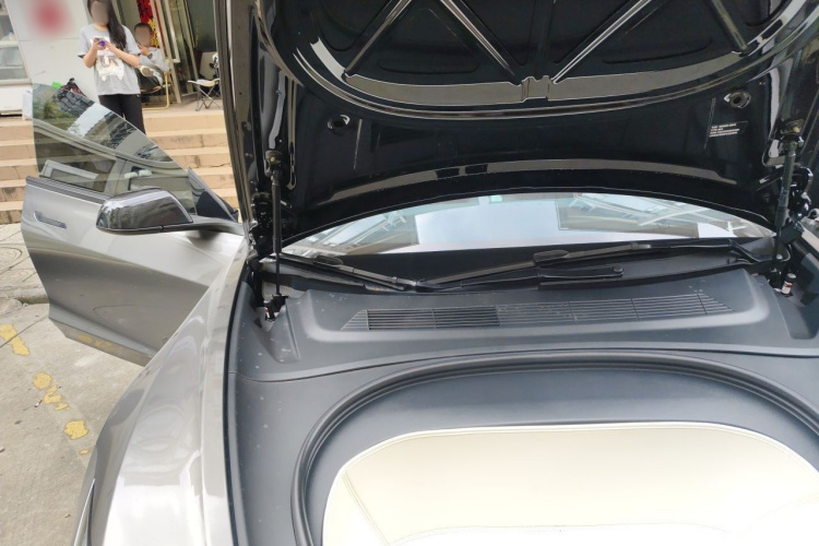 Tesla Model 3 2023 car image #28