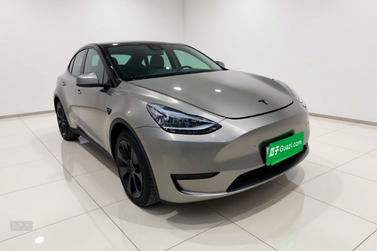 Tesla Model Y 2023 #4 Tesla Model Y 2023 immagine di auto #4