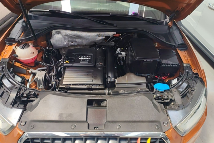 Audi Q3 2015 car image #20
