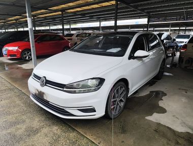 Volkswagen Golf 2020 car image 