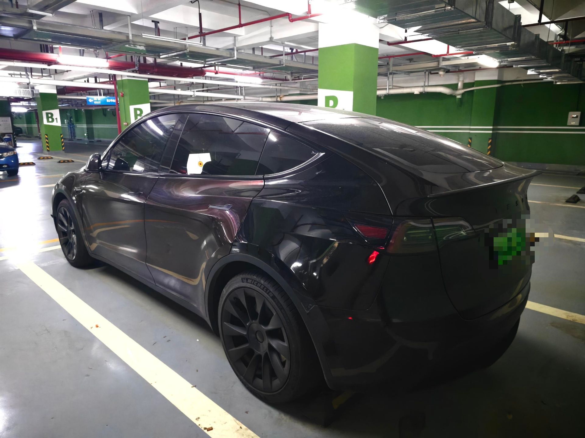 Tesla Model Y 2023 immagine di auto #3