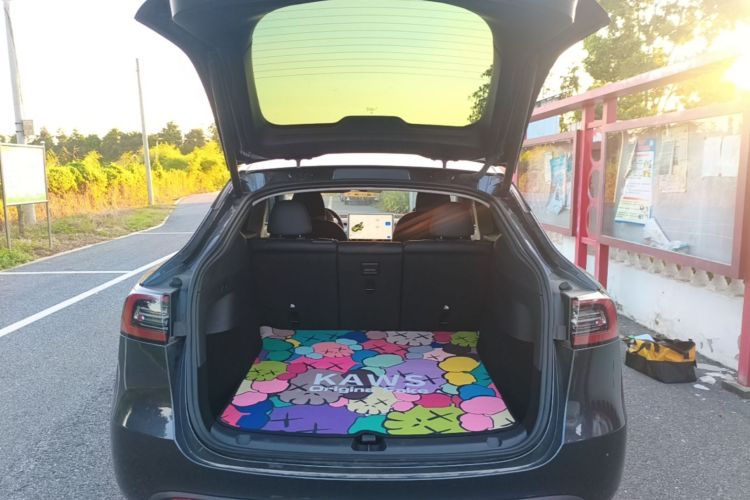 Tesla Model Y 2024 immagine di auto #19