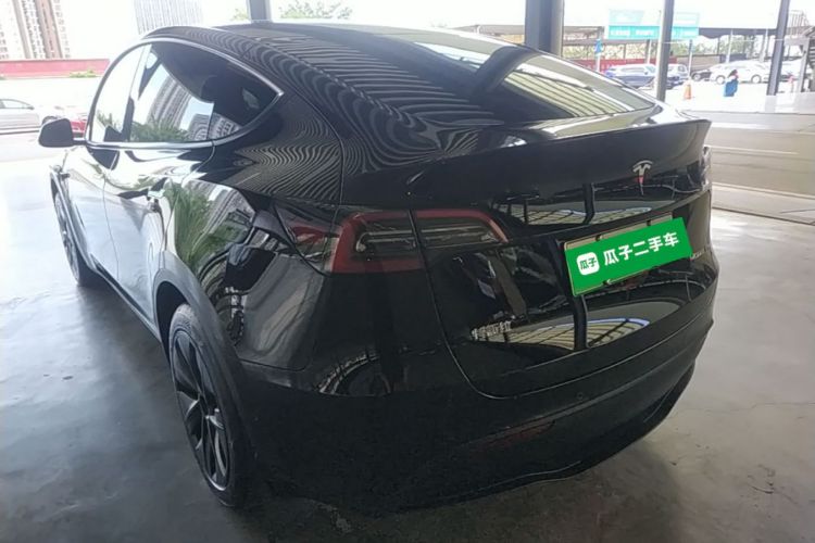 Tesla Model Y 2023 #5 Tesla Model Y 2023 car image #5