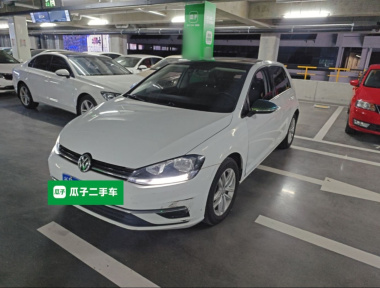 Volkswagen Golf 2018 Volkswagen Golf 2018 صورة سيارة