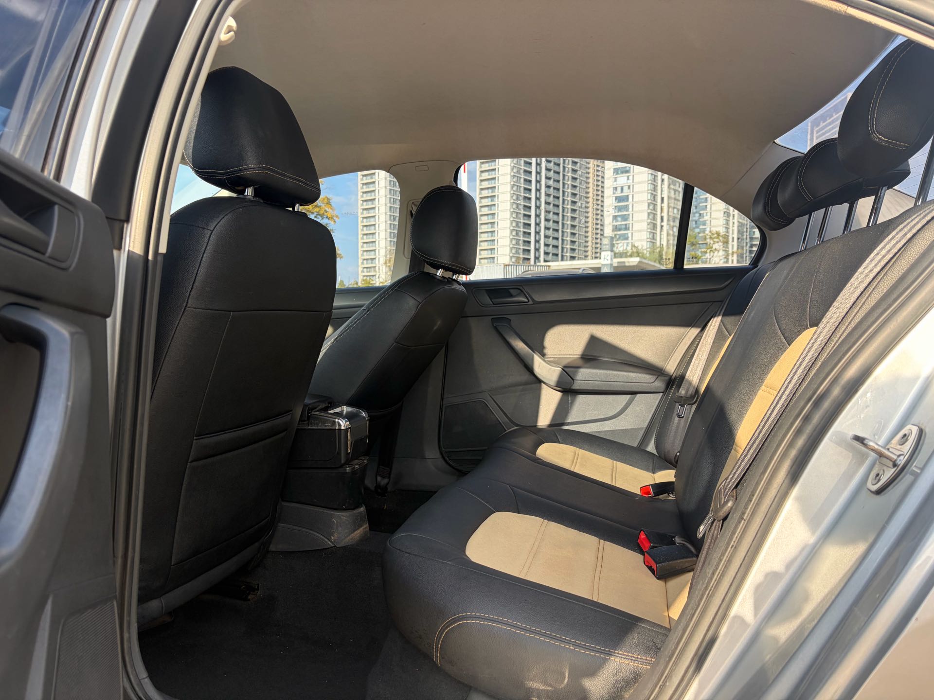 Volkswagen Santana 2015 car image #4