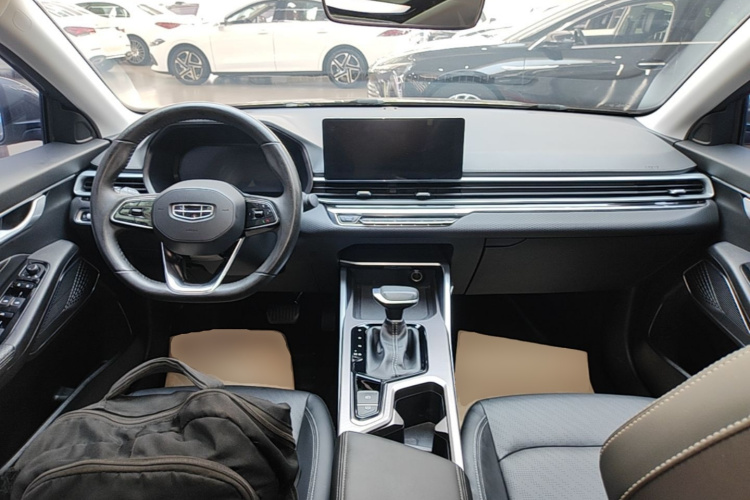 GEELY Emgrand 2022 #11 GEELY Emgrand 2022 car image #11