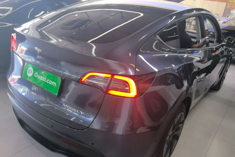 Tesla Model Y 2023 #7 Tesla Model Y 2023 car image #7