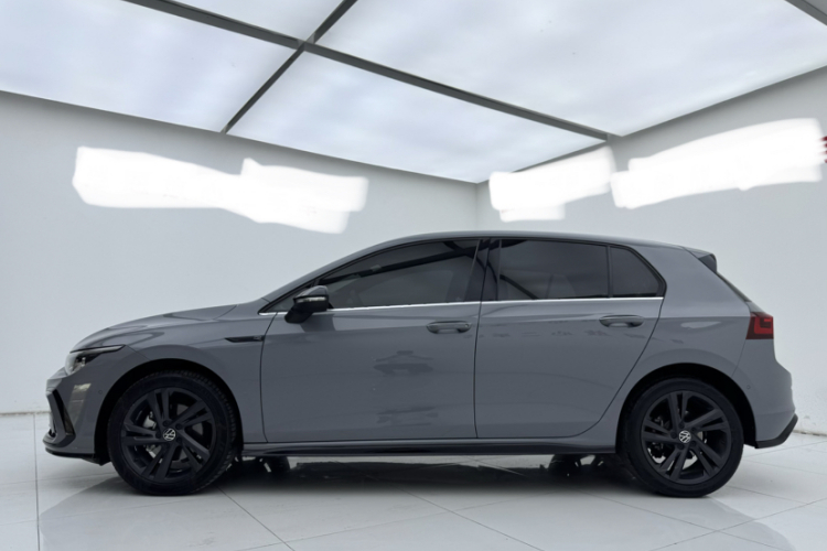 Volkswagen Golf 2021 car image #6