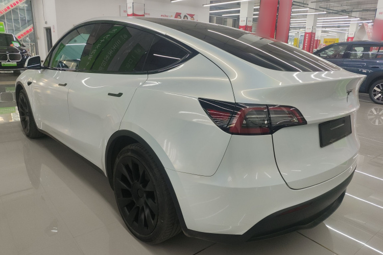 Tesla Model Y 2021 #5 Tesla Model Y 2021 immagine di auto #5
