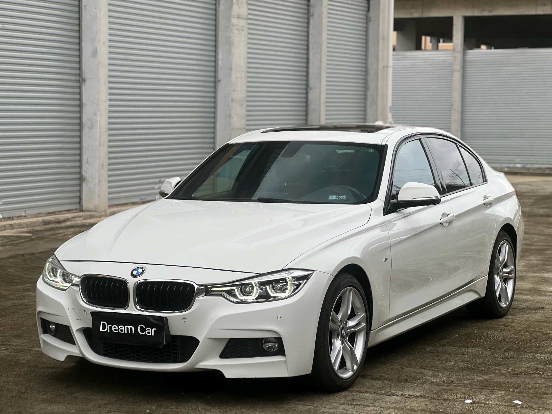 BMW 3 Series 2017 BMW 3 Series 2017 car image