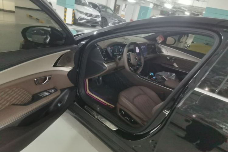 BYD Han 2023 car image #16