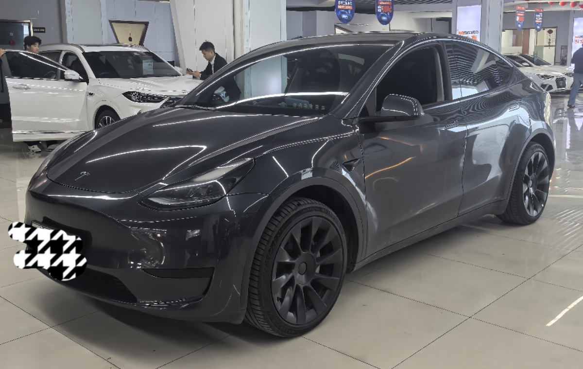 Tesla Model Y 2026 Tesla Model Y 2026 صورة سيارة