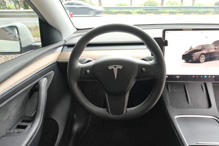 Tesla Model Y 2022 #12 Tesla Model Y 2022 car image #12