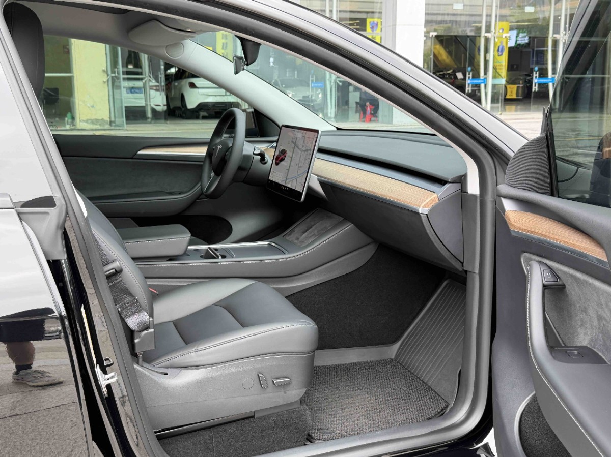 Tesla Model Y 2021 #7 Tesla Model Y 2021 car image #7