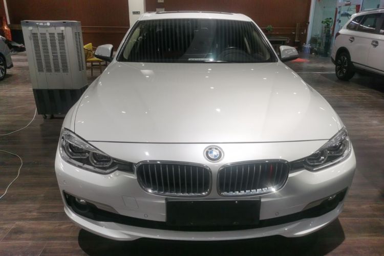 BMW 3 Series 2018 #3 BMW 3 Series 2018 car image #3