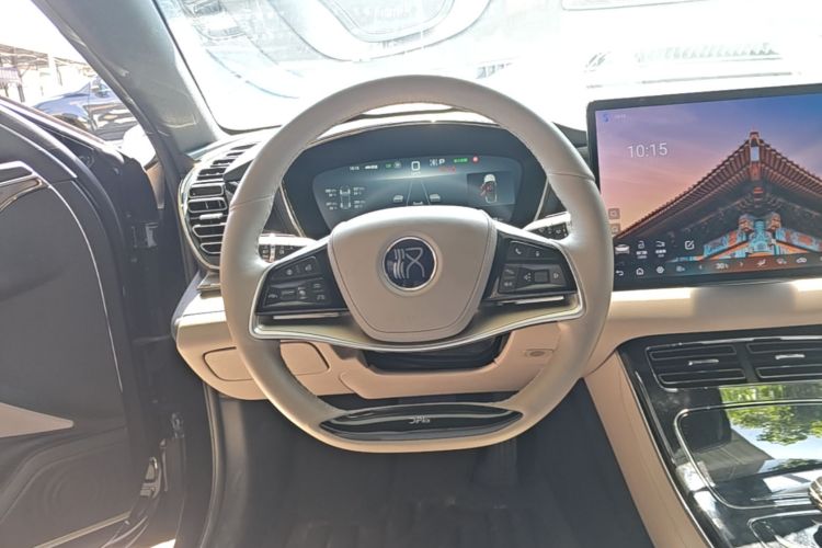 BYD Han 2024 car image #11