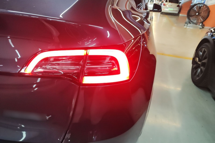 Tesla Model Y 2024 #8 Tesla Model Y 2024 car image #8