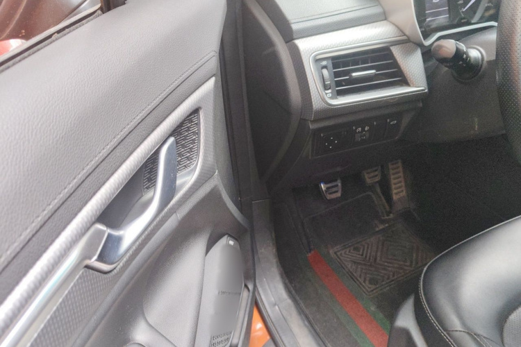 GEELY Emgrand GS 2017 car image #9