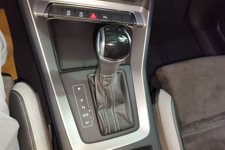 Audi Q3 2019 #19 Audi Q3 2019 immagine di auto #19
