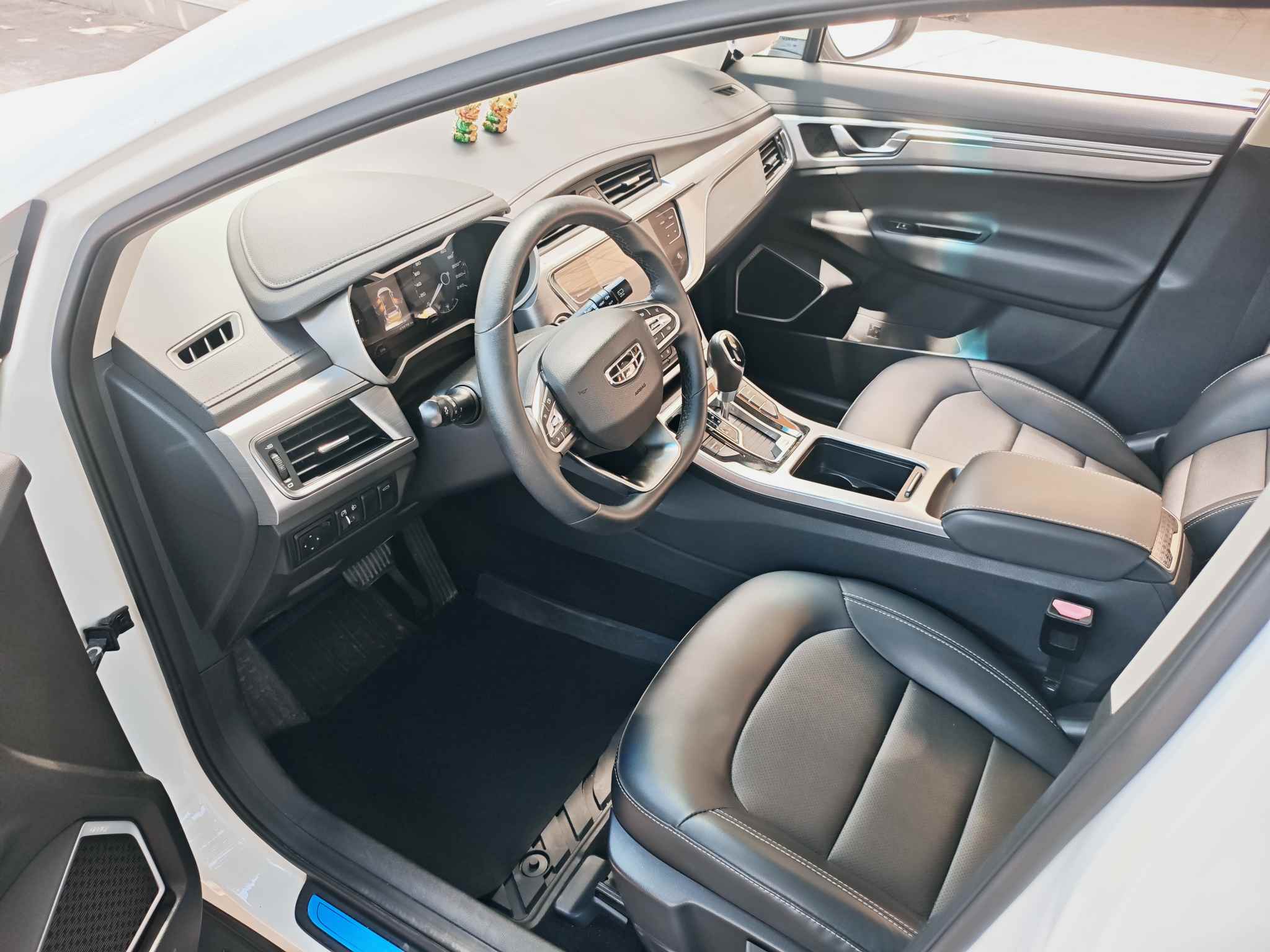 GEELY Emgrand GS 2019 immagine di auto #16