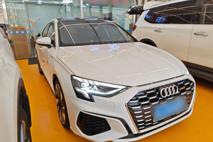 Audi A3 2023 immagine di auto #4