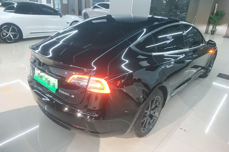 Tesla Model 3 2020 car image #7