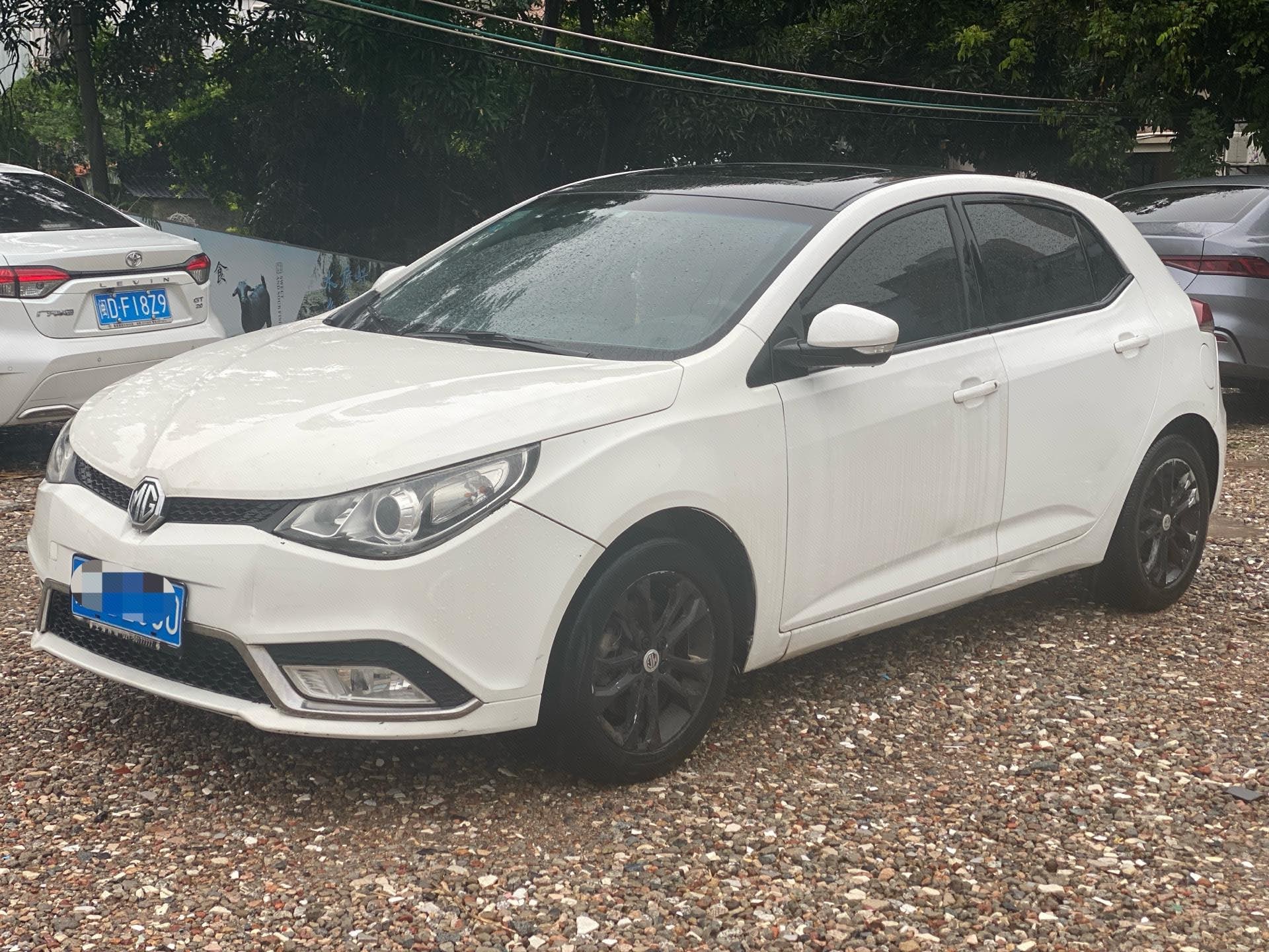 MG 5 2014 MG 5 2014 car image