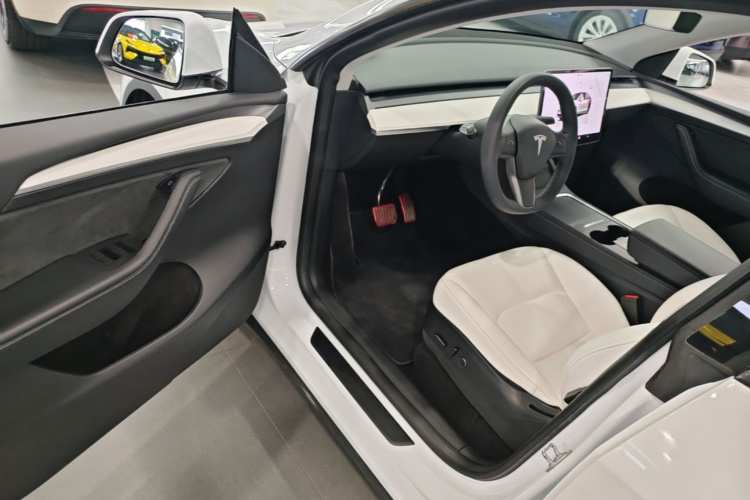 Tesla Model Y 2023 #16 Tesla Model Y 2023 immagine di auto #16