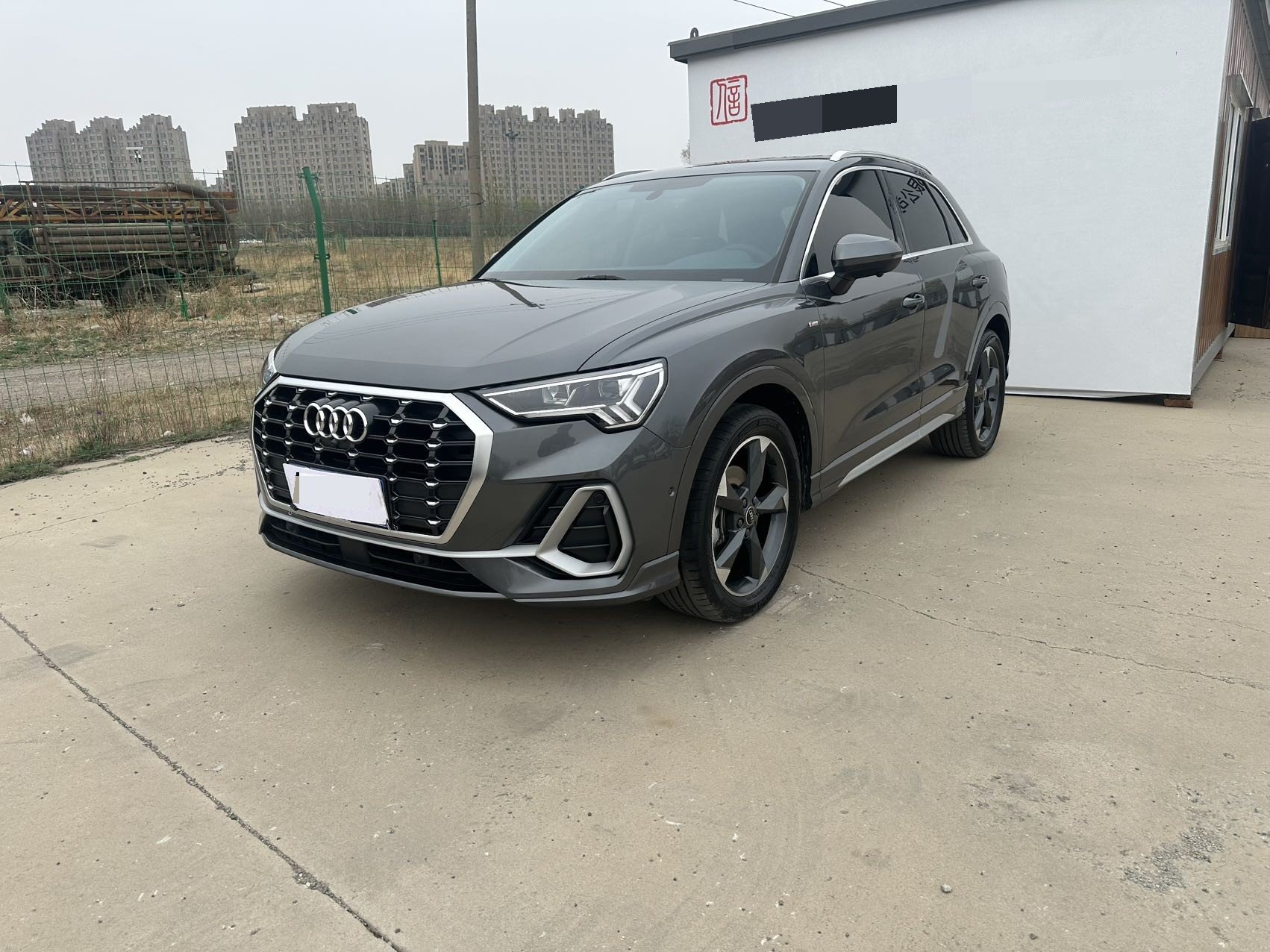 Audi Q3 2022 car image 